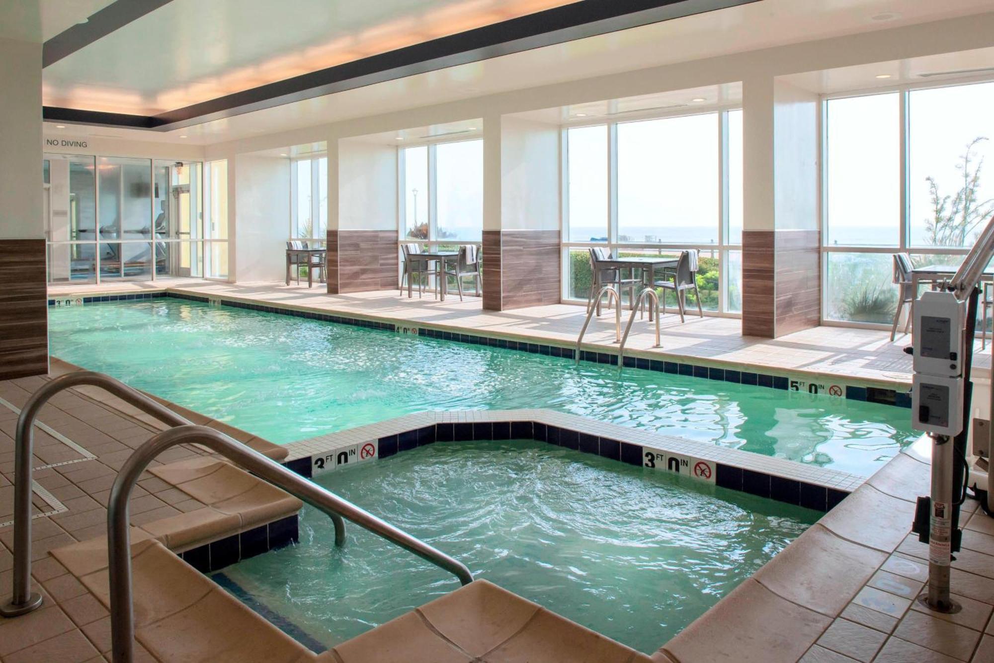 Fairfield Inn & Suites By Marriott Virginia Beach Oceanfront Екстериор снимка